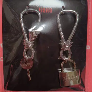 HANA BAD LOVE 카라비너 세트 키링