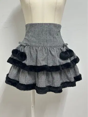 pium 퍼 포함 티어드 미니 스커트 블랙 체크