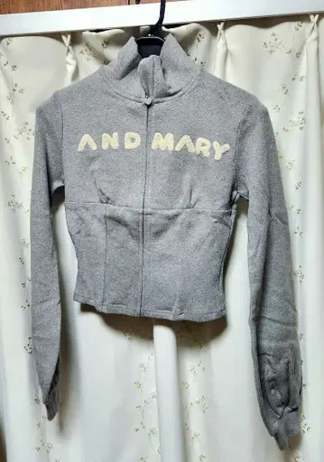 ANDMARY Lace logo set up gray