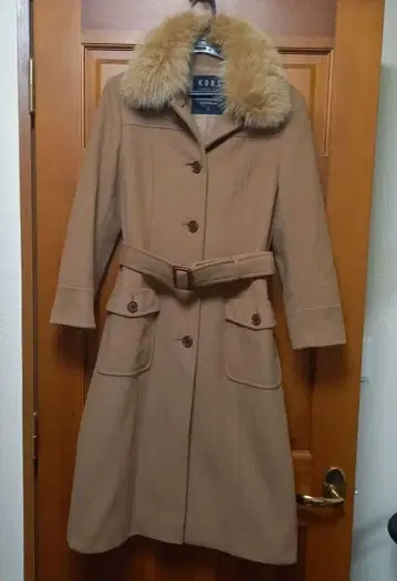 KORS 베이지 퍼 롱 코트