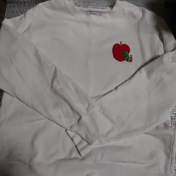 새상품급 그라니프 배고픈 애벌레 트레이닝복 M