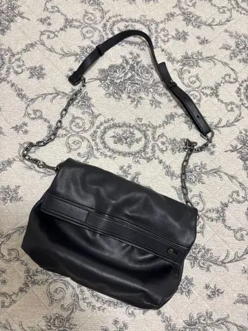 ZARA 크로스 바디백 플랩 체인