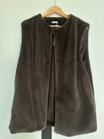 [ 새상품 ] 인조 모피 베스트 어반 리서치