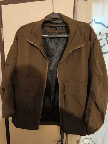 올리브 그린 집업 자켓