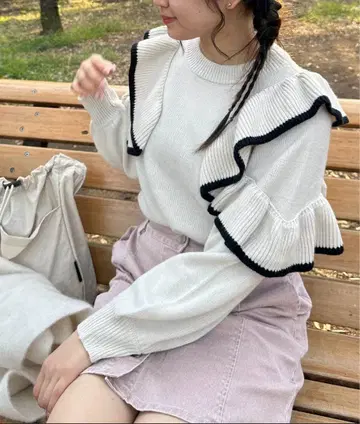 어깨 프릴 볼륨 소매 니트 풀오버