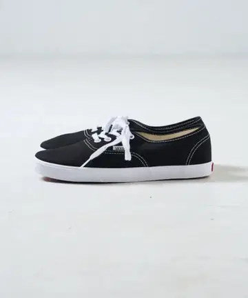 VANS 오센틱 로우프로 스웨이드