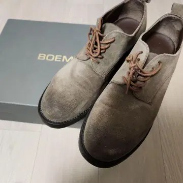 브라운 스웨이드 로우컷 신발