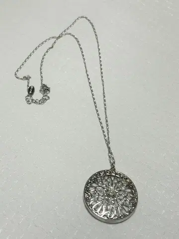 시스루 무늬 펜던트 목걸이