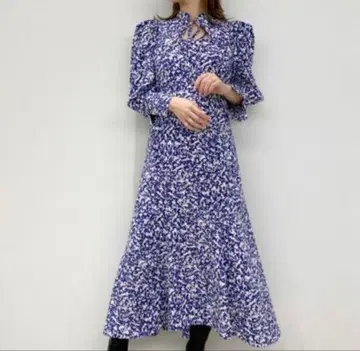 SNIDEL Sustainable 데콜테 오픈 바리에 원피스 파랑