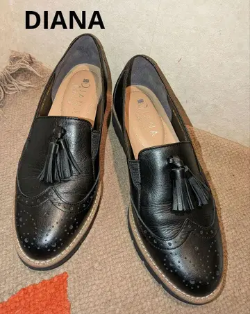새상품급 DIANA 블랙 태슬 로퍼