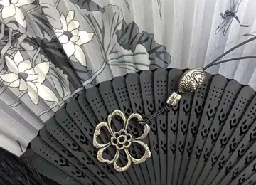 미애 miae 일본풍 디자인 꽃 모티브 목걸이