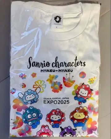 [ 사이즈 L ] EXPO2025 산리오 미야쿠미야쿠 변신 T셔츠 만박