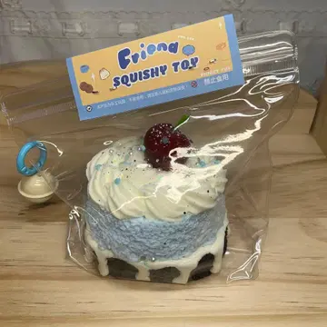 스퀴즈 케이크 크림 체리