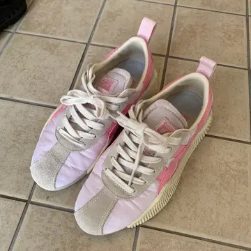 오니츠카타이거 아크로몬트 CRYSTAL PINK/BLOSSOM PINK