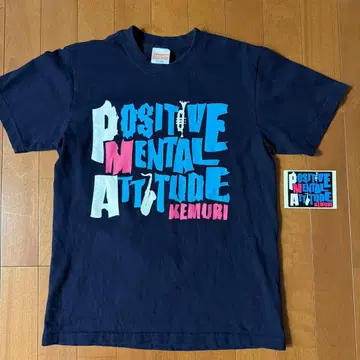 KEMURI PMA 티셔츠 S 사이즈와 스티커
