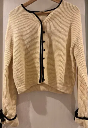 모 100% 가디건 니트