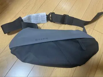 FARIE 숄더백 그레이/블랙