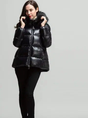 [ 가격 인하 ] MONCLER LAICHE 블랙 다운 자켓