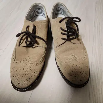 Hawkins 베이지 스웨이드 신발