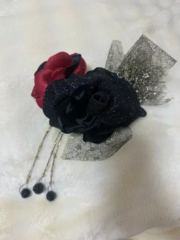 화려한 블랙 레드 꽃 모티브 헤어핀