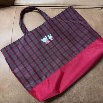 패밀리아 체크 무늬 토트백 (곰과 토끼 자수)