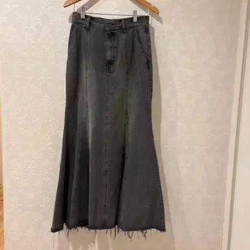 그레이 데님 롱 스커트 프린지 밑단