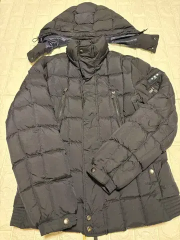TATRAS 블랙 다운 자켓 후드 부착 새상품급 사이즈 4