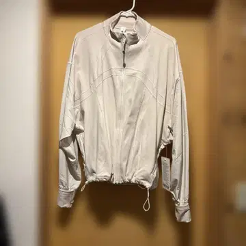 Lululemon 라이트 베이지 집업 자켓 사이즈 10