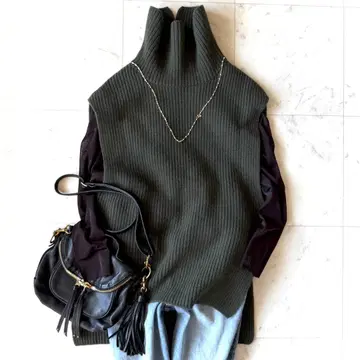 새상품급 루필 LE PHIL 실크 캐시미어 혼방 하찌 니트 베스트 카키