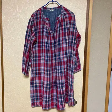 포티파이브r 빨간색과 파랑색 체크 무늬 긴팔 원피스