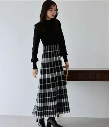 블루이스트 체크 자카드 니트 원피스