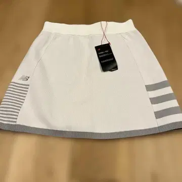 뉴발란스 여성용 골프 스커트 화이트 1