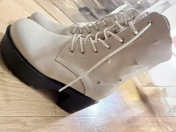 아베일 통굽 레이스업 부츠