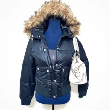 [ 새상품급 ] 헤이세이 갸루 y2k 블랙 쇼트 퍼 다운 광택 그런지