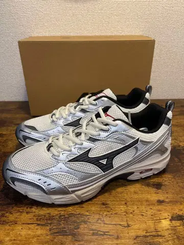 Mizuno MXR OG silver