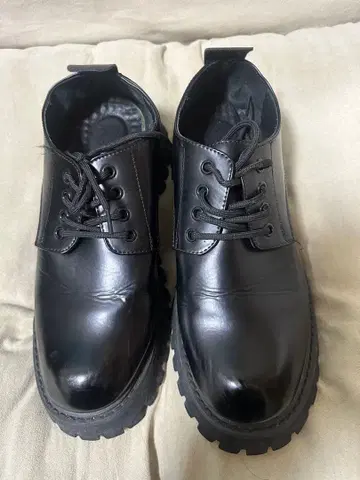 블랙 레이스업 신발