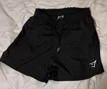 GYMSHARK 블랙 숏팬츠 L 사이즈
