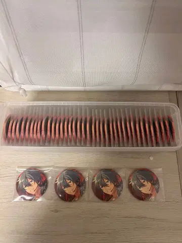 시이나 니키 이베코레 캔뱃지 42개