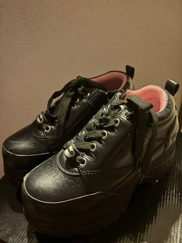 요스케 통굽 스니커즈 블랙 23.5cm