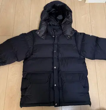 THE NORTH FACE 블랙 다운 자켓 / 캠핑 시에라 숏 S