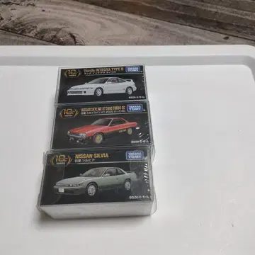 단품 판매도 하고 있습니다. 토미카 프리미엄 10주년 복각 3대 세트