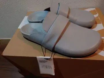 ZARA 레더 클로그 샌들 STUDIO 컬렉션 그레이