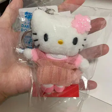 완판템 LOWRYSFARM Me% HELLO KITTY 토이 키링 벚꽃
