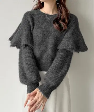 JUNOAH 숏 기장 멜란지 편편직 프릴 니트