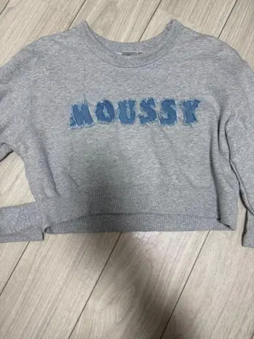 MOUSSY 그레이 크롭 맨투맨
