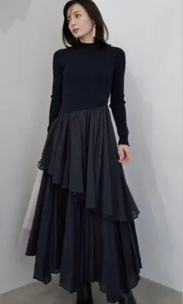 anuans 불규칙 밑단 도킹 니트 원피스 네이비 M 사이즈