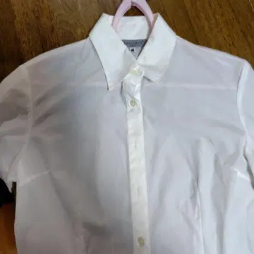 세오리아 화이트 버튼 다운 셔츠 M 사이즈