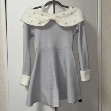 evelyn 리본 오프숄더 미니 원피스 아이스 그레이