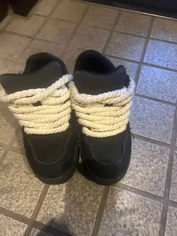 로프 슈레이스 블랙 스니커즈 geek