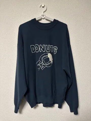 DONUTS 프린트 네이비 니트